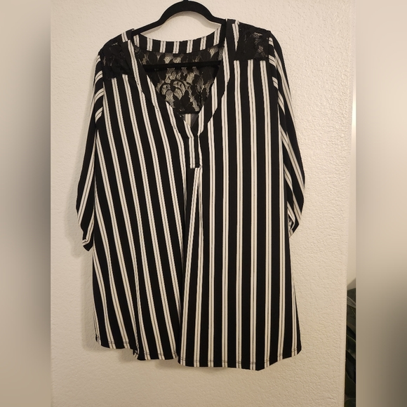 Torrid Studio Knit Lake Yoke Harper Top Size 3 - Picture 2 of 13